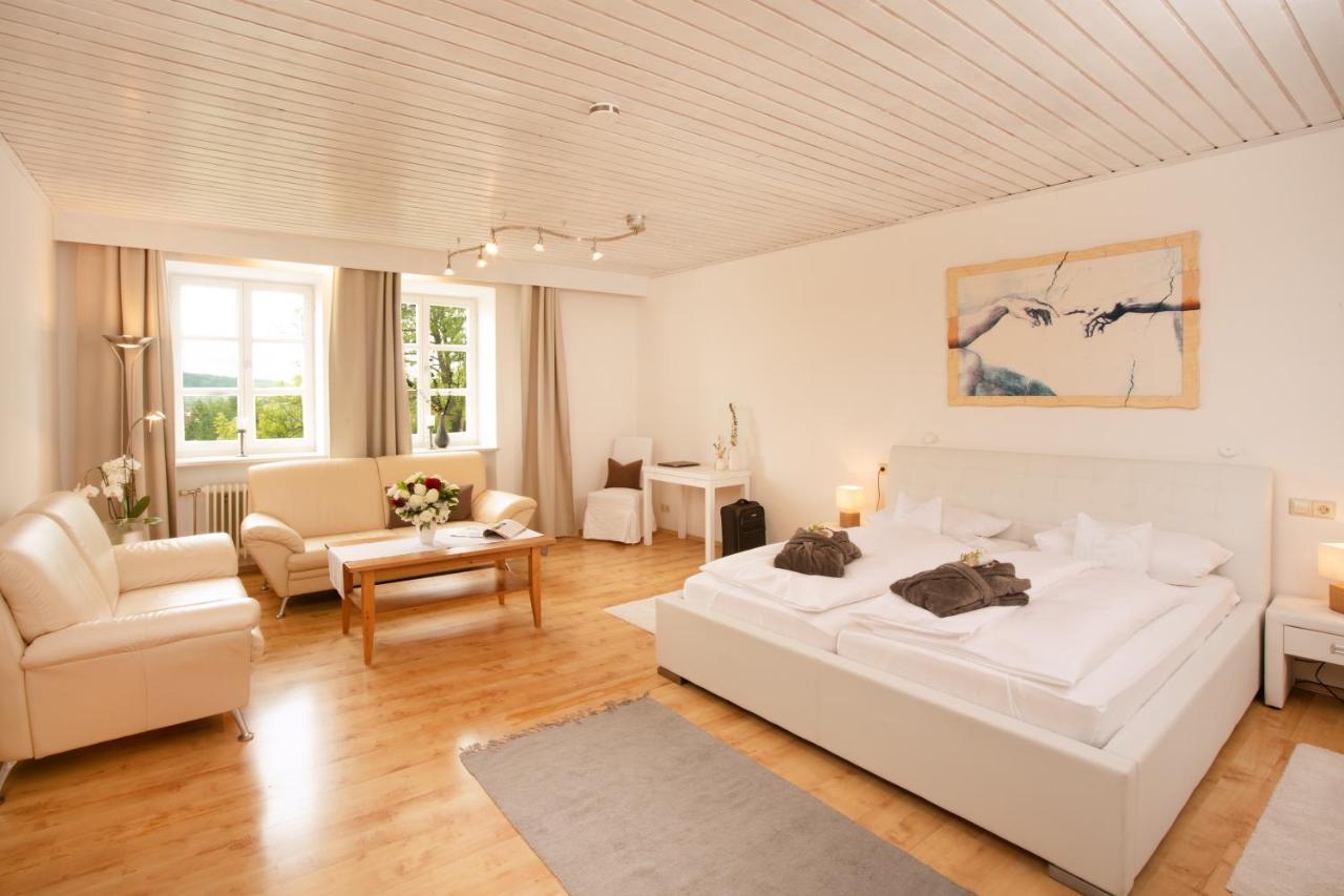 Hotel Alter Weissbraeu バート・ビルンバッハ エクステリア 写真