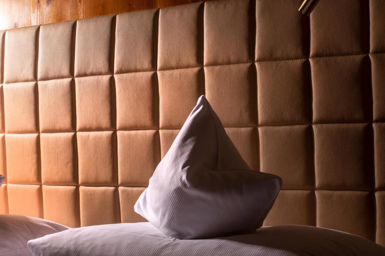 Hotel Alter Weissbraeu バート・ビルンバッハ エクステリア 写真